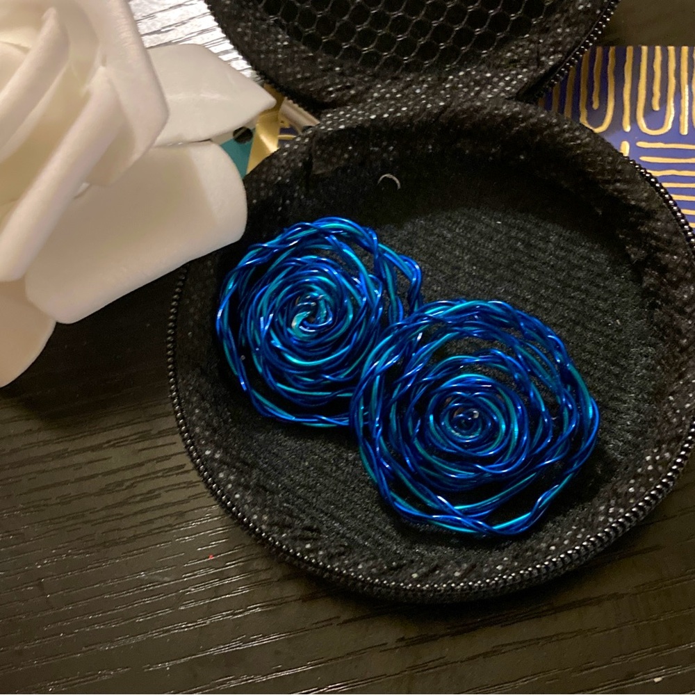 DNA dot earrings